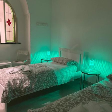 Napule E ... Hotel Наполи Екстериор снимка
