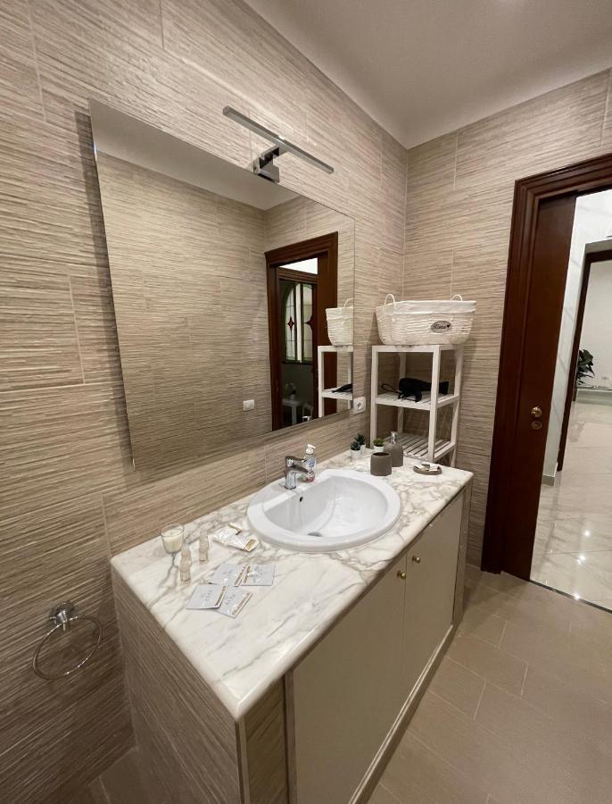 Napule E ... Hotel Наполи Екстериор снимка