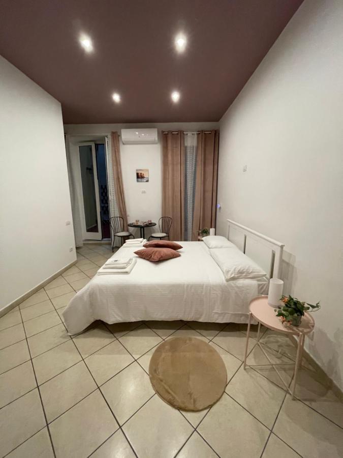 Napule E ... Hotel Наполи Екстериор снимка