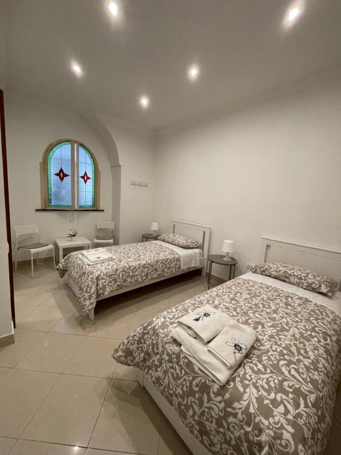 Napule E ... Hotel Наполи Екстериор снимка