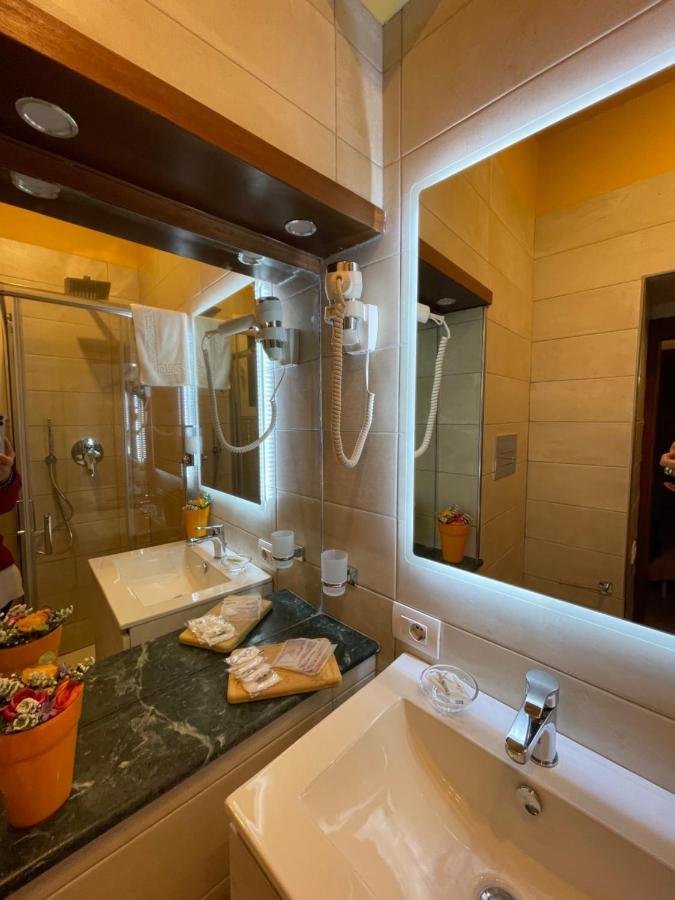 Napule E ... Hotel Наполи Екстериор снимка