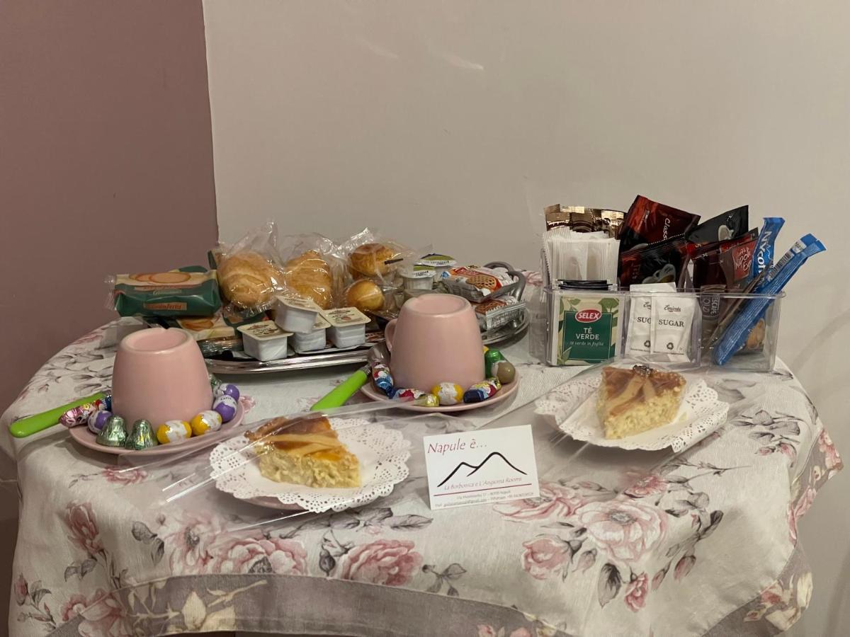 Napule E ... Hotel Наполи Екстериор снимка
