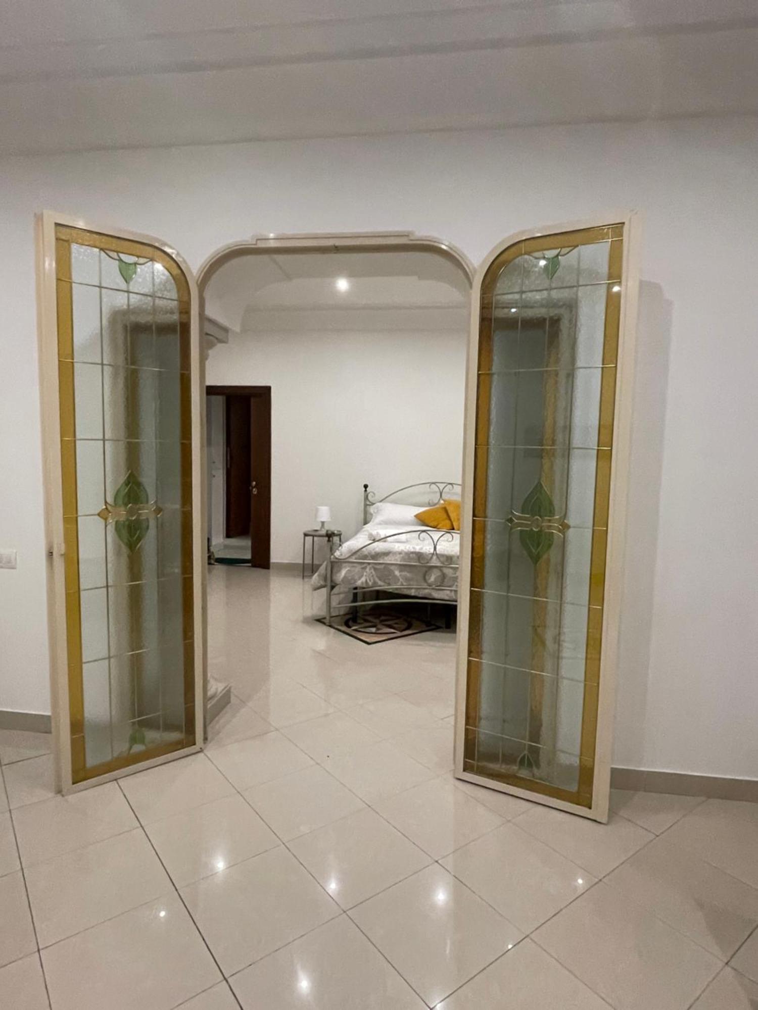 Napule E ... Hotel Наполи Екстериор снимка
