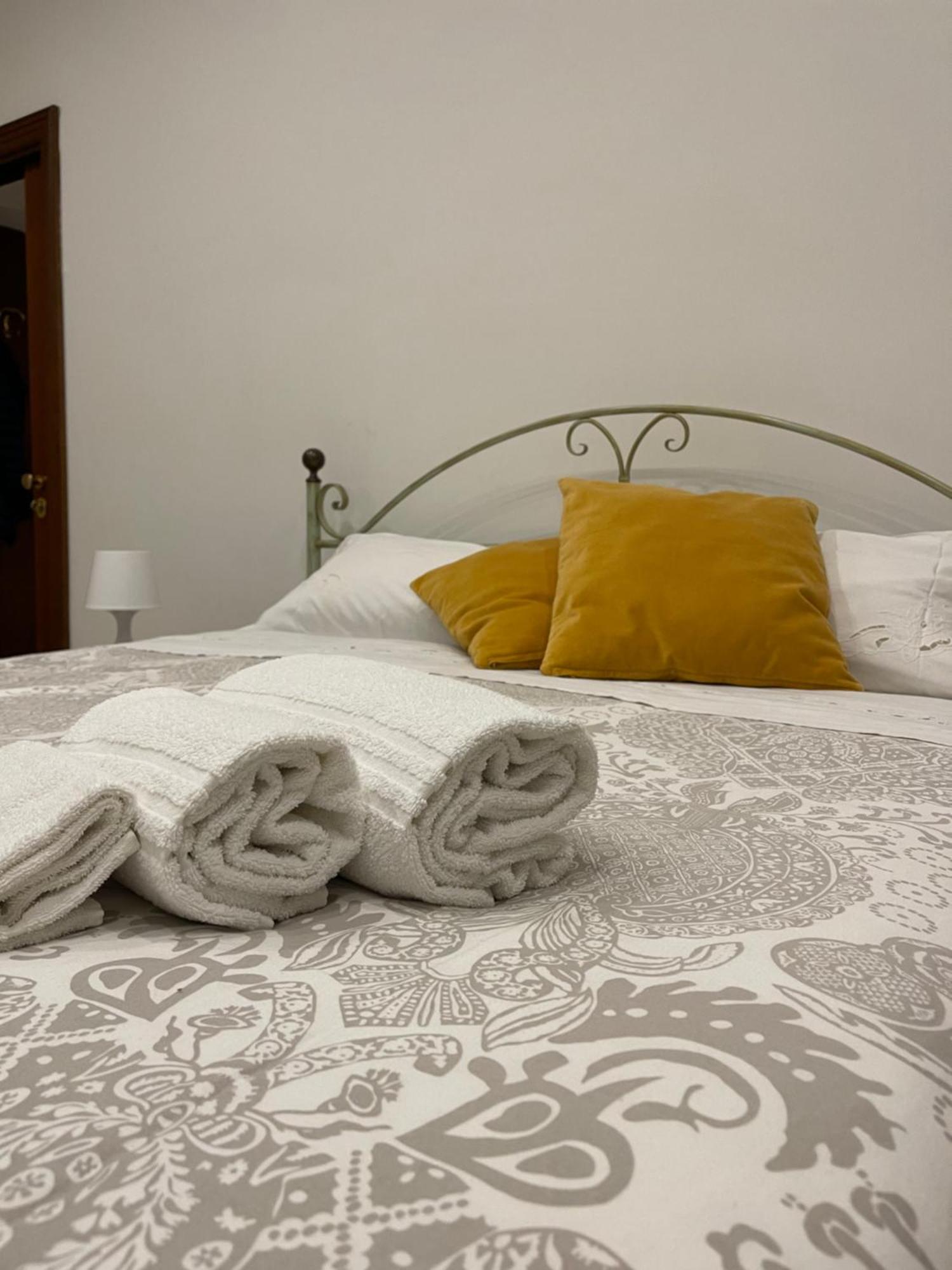 Napule E ... Hotel Наполи Екстериор снимка